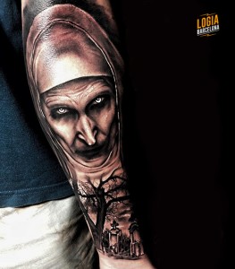 tatuaje_brazo_monja_cementerio_logia_barcelona_victor_losni 